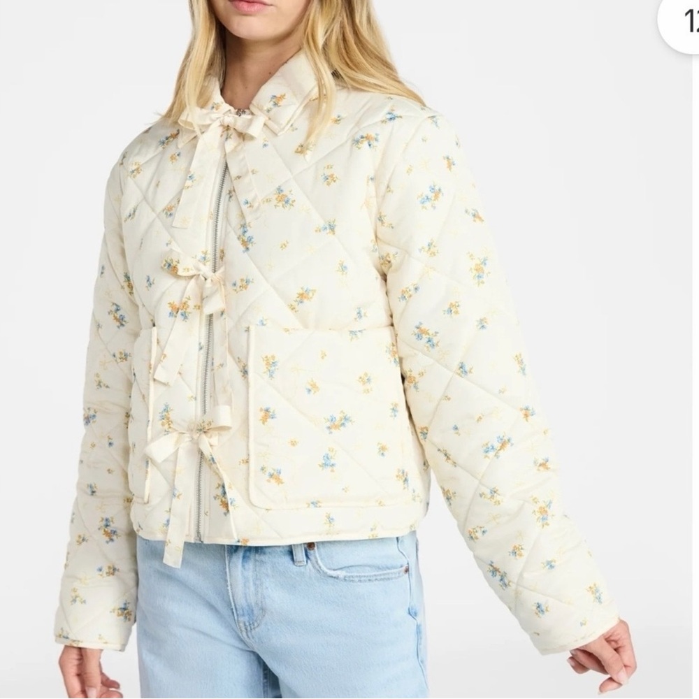 NWT No boundaries - Cutest cream Cottagecore Floral Quilted Jacket